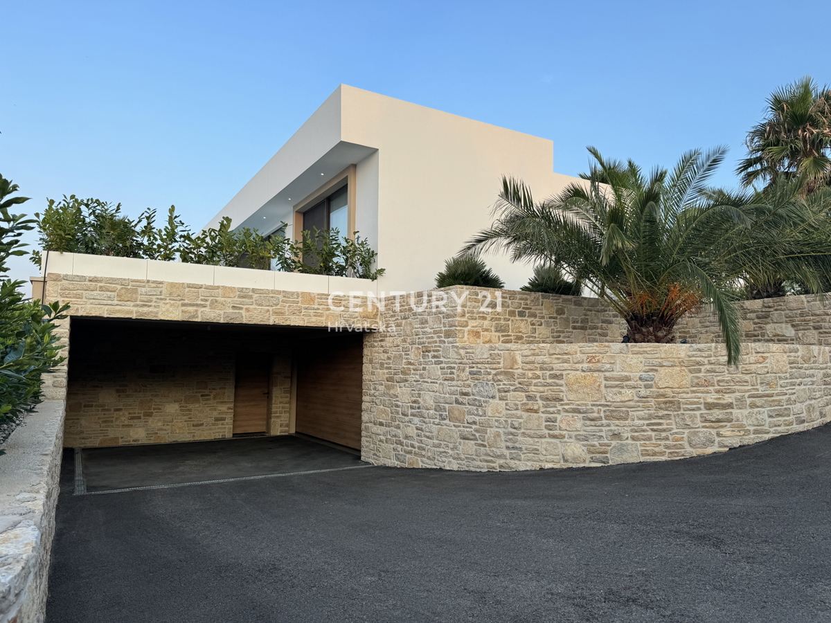 Pašman, Tkon, prvi vrsti ob morju, vrhunska vila z bazenom, garažo in savno