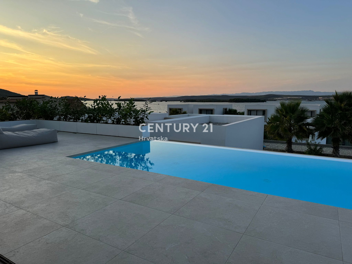 Pašman, Tkon, prvi vrsti ob morju, vrhunska vila z bazenom, garažo in savno