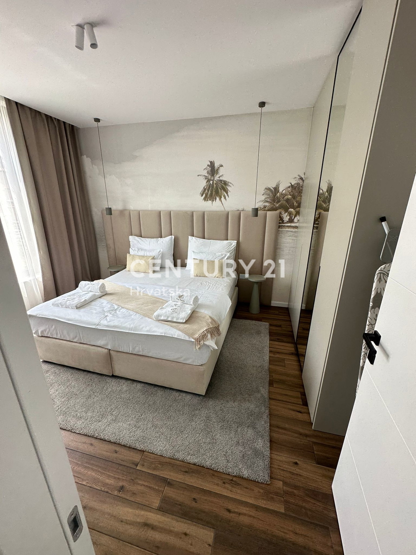 Pašman, Tkon, prvi vrsti ob morju, vrhunska vila z bazenom, garažo in savno