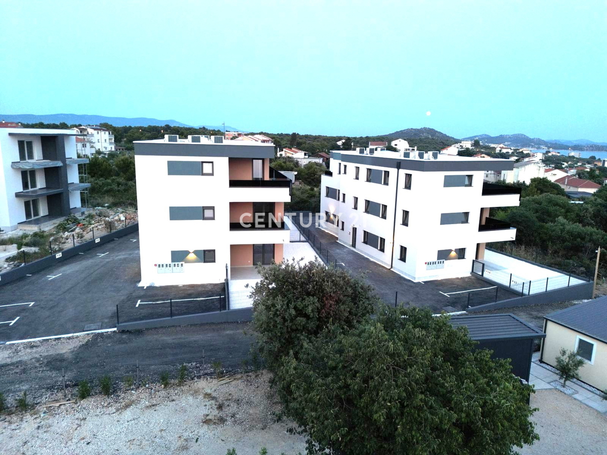 Pakoštane - trisobno stanovanje z pogledom na morje -S5-A