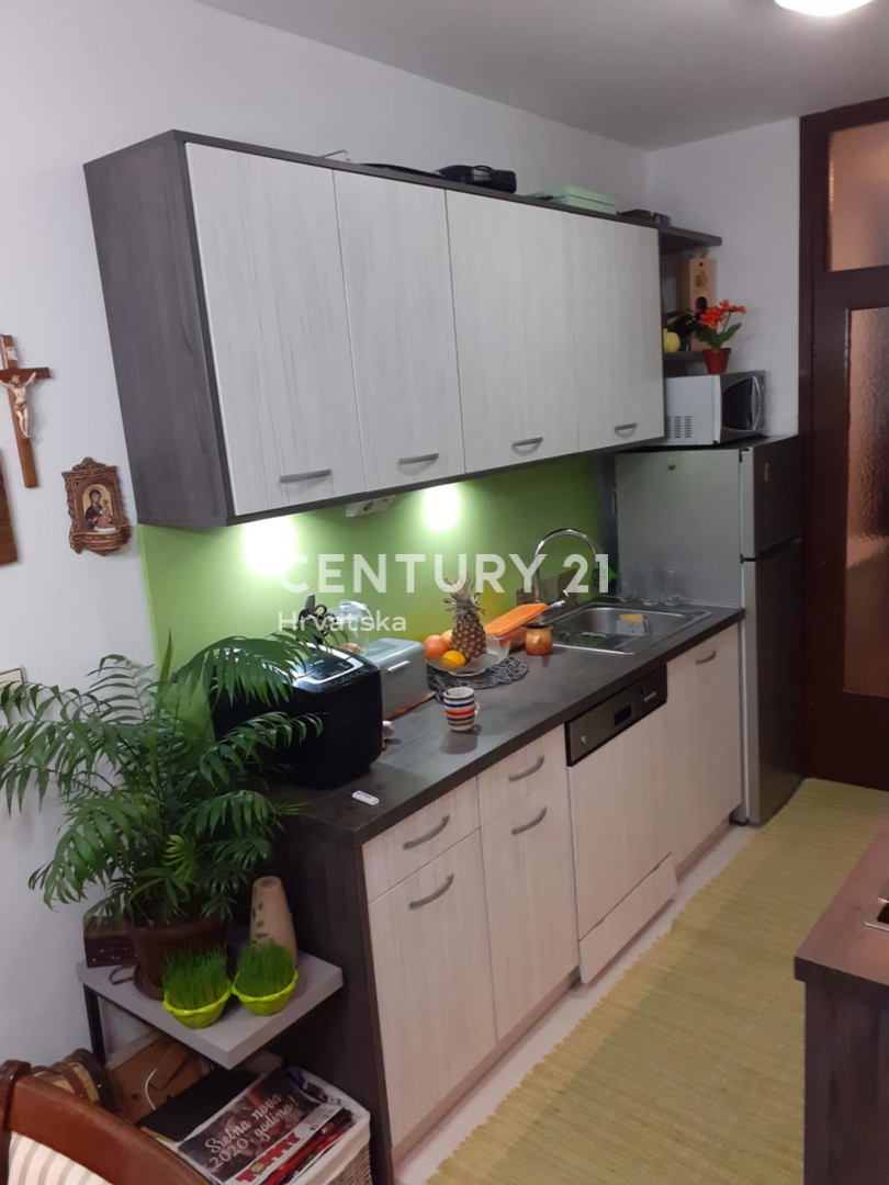 Šibenik - dvosobno stanovanje z razgledom na morje - center