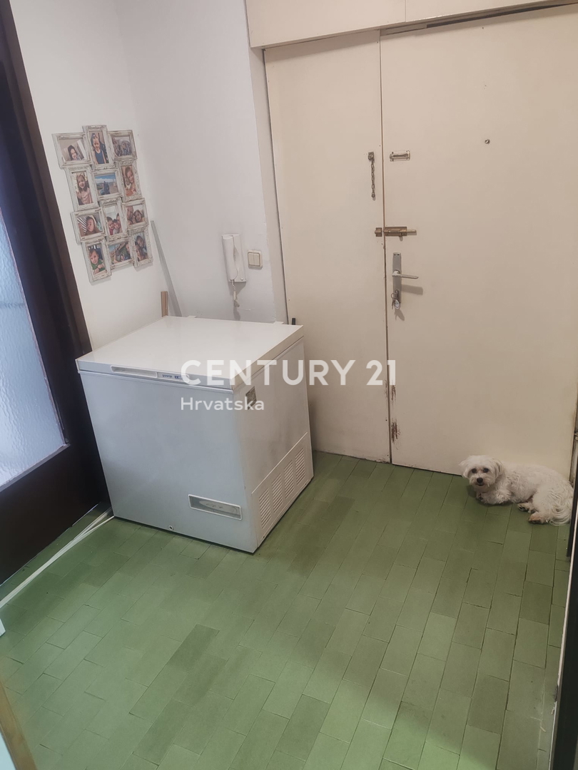 Šibenik - dvosobno stanovanje z razgledom na morje - center