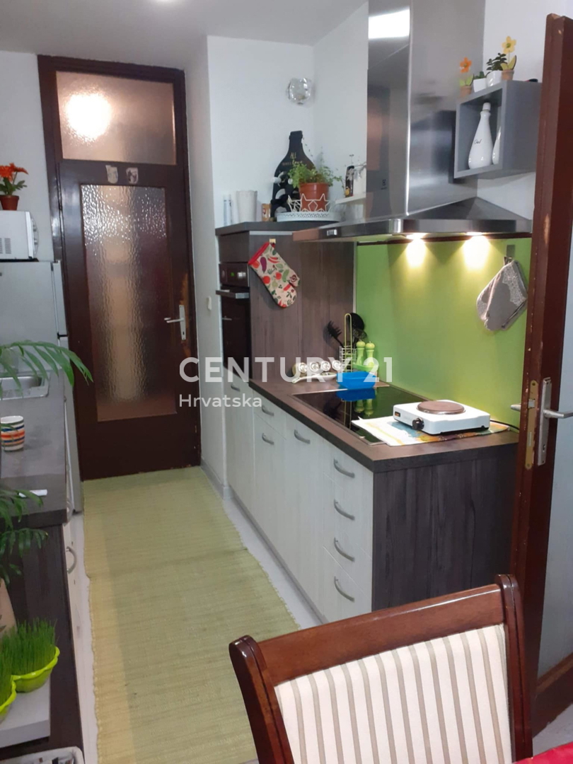 Šibenik - dvosobno stanovanje z razgledom na morje - center