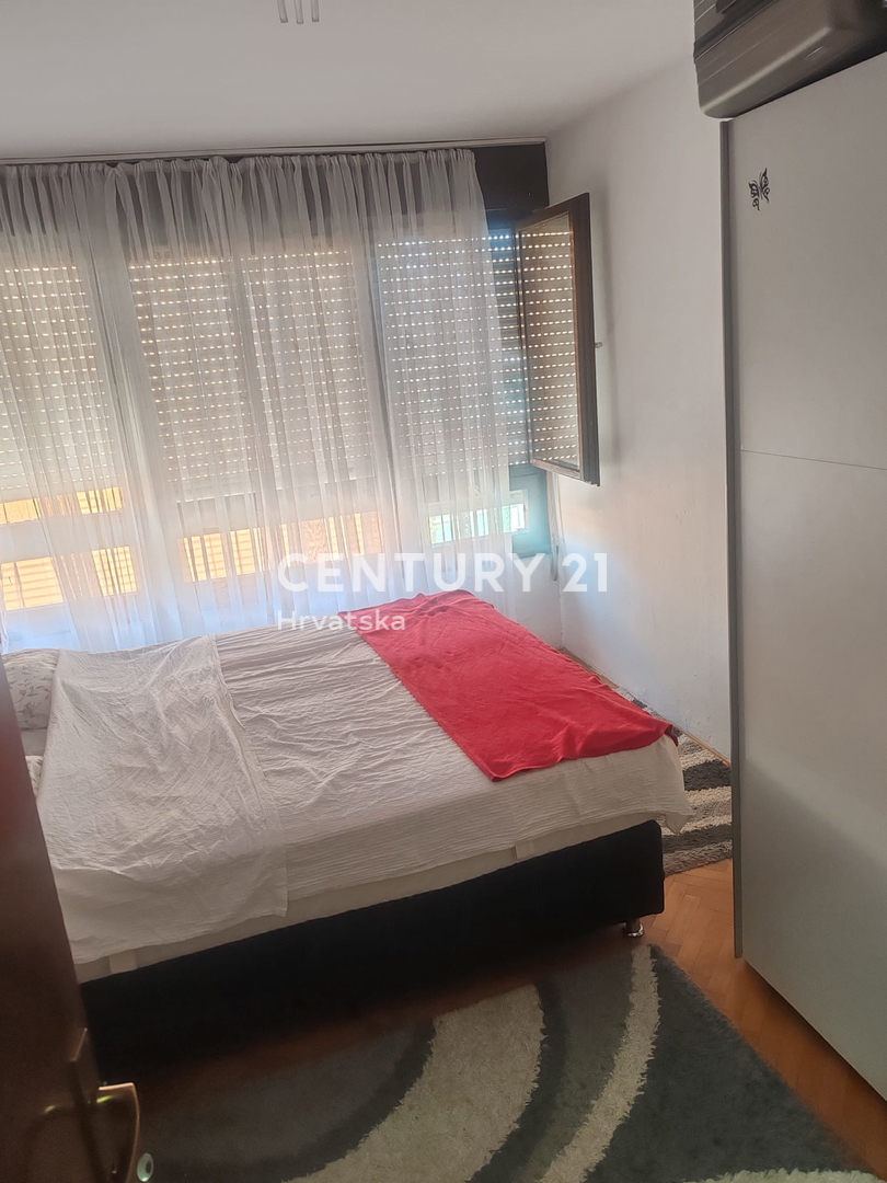 Šibenik - dvosobno stanovanje z razgledom na morje - center