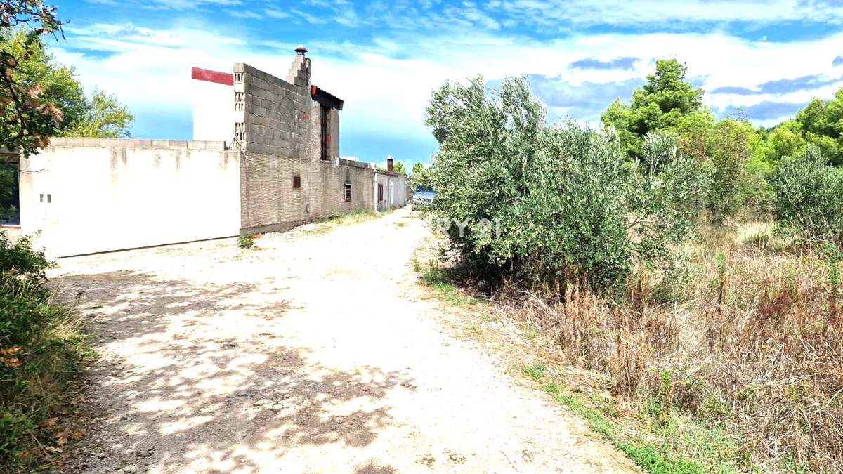 Tribunj - Šibenska županija - gradbena parcela z razgledom na morje