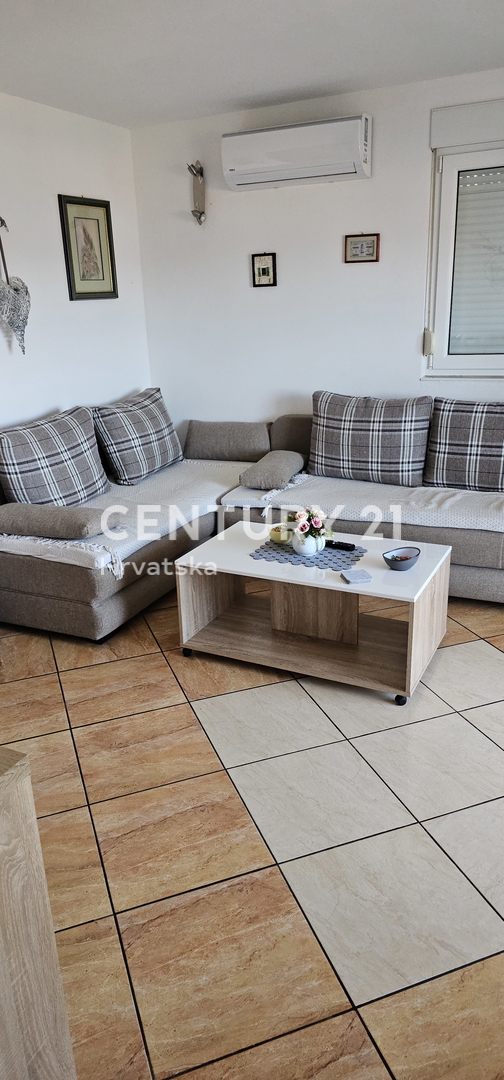 Sveti Filip in Jakob, stanovanje površine 78 m2 s čudovitim pogledom na morje in otoke