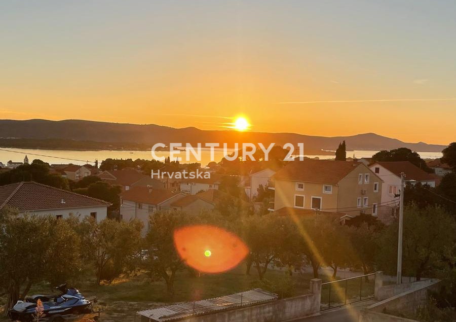 Sveti Filip in Jakob, stanovanje površine 78 m2 s čudovitim pogledom na morje in otoke