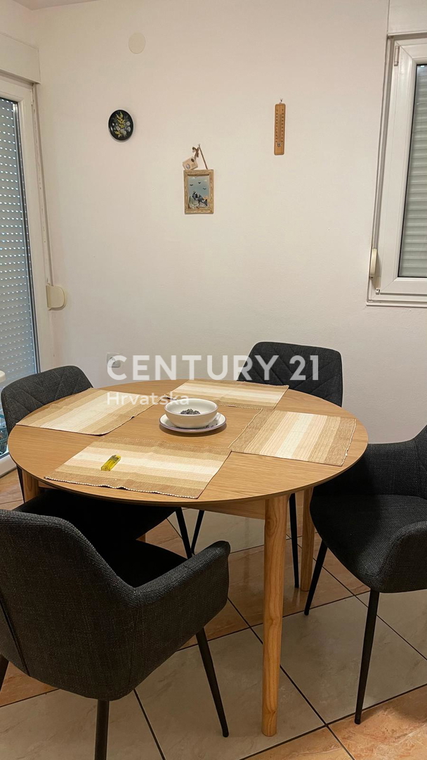 Sveti Filip in Jakob, stanovanje površine 78 m2 s čudovitim pogledom na morje in otoke