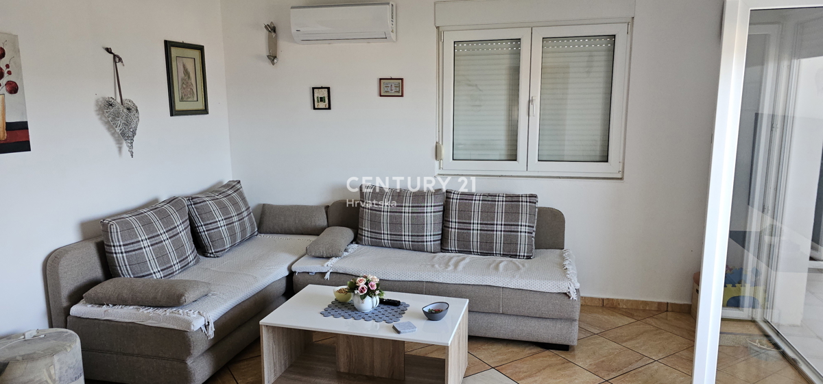 Sveti Filip in Jakob, stanovanje površine 78 m2 s čudovitim pogledom na morje in otoke