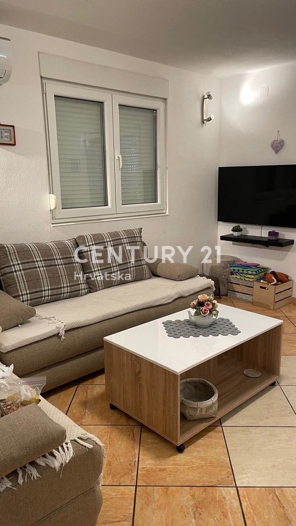 Sveti Filip in Jakob, stanovanje površine 78 m2 s čudovitim pogledom na morje in otoke