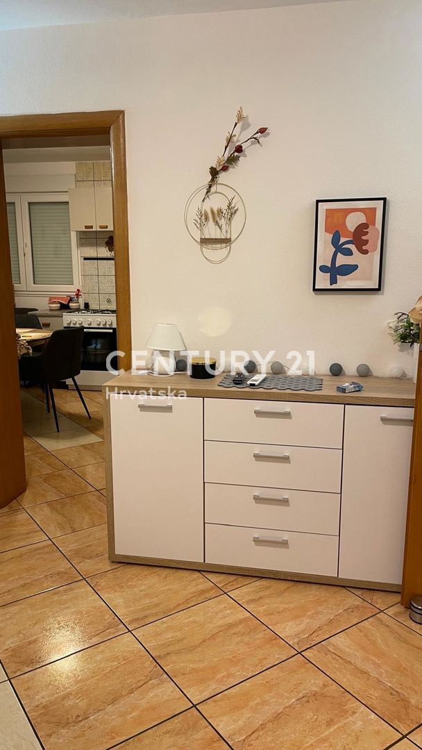 Sveti Filip in Jakob, stanovanje površine 78 m2 s čudovitim pogledom na morje in otoke