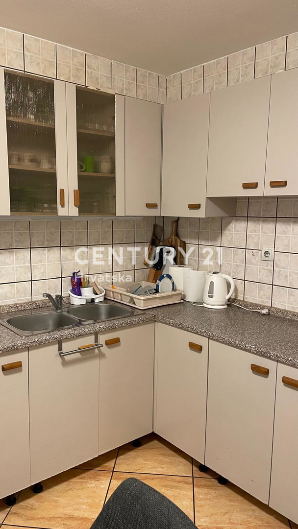 Sveti Filip in Jakob, stanovanje površine 78 m2 s čudovitim pogledom na morje in otoke