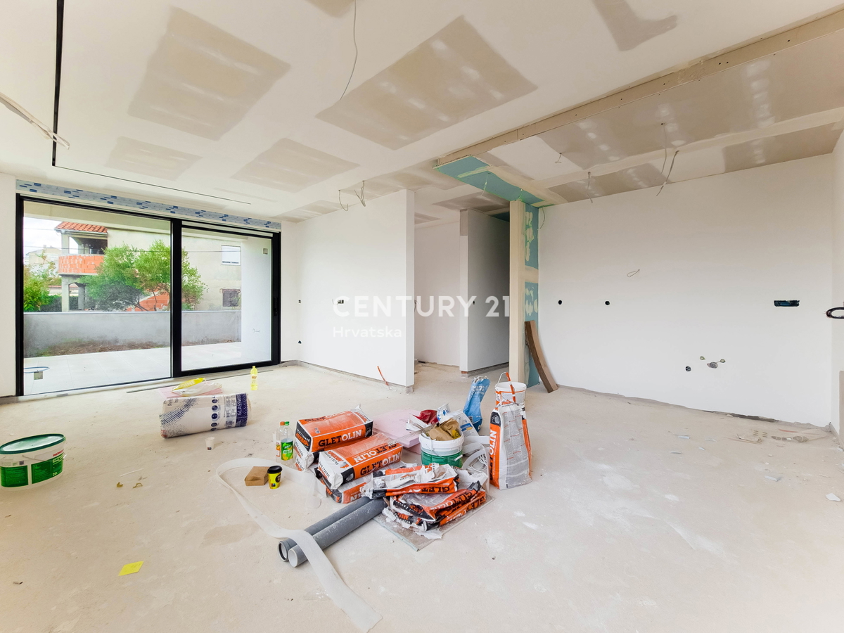 ZADAR, BILI BRIG, luksuzní novostavba, 3,5 pokoje, 110 m2, přízemí, zahrada

ZADAR, BILI BRIG, luksusowa nowa inwestycja, 3,5 pokoju, 110 m2, parter, ogród

ZADAR, BILI BRIG, luxus újépítés, 3,5 szoba, 110 m2, földszint, kert

ZADAR, BILI BRIG, luksu