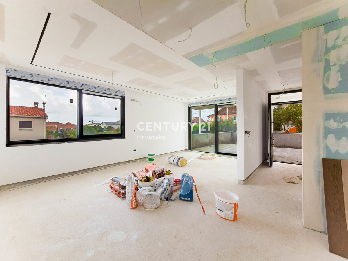 ZADAR, BILI BRIG, luksuzní novostavba, 3,5 pokoje, 110 m2, přízemí, zahrada

ZADAR, BILI BRIG, luksusowa nowa inwestycja, 3,5 pokoju, 110 m2, parter, ogród

ZADAR, BILI BRIG, luxus újépítés, 3,5 szoba, 110 m2, földszint, kert

ZADAR, BILI BRIG, luksu