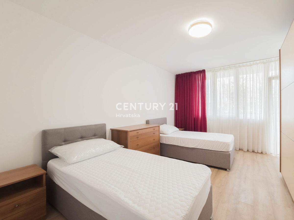 Zadar, Voštarnica, 2,5-prostorsko stanovanje, 55,65 m2, 1. nadstropje, obnovljeno, opremljeno, takoj vseljivo