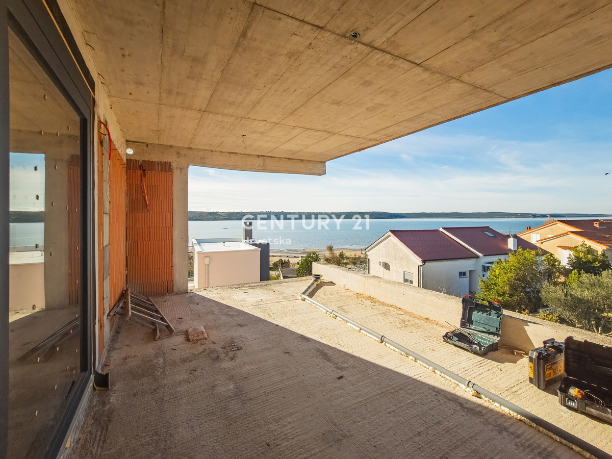 ZADAR, LJUBAČ, LUKSUZNO NOVOGRADNJA. S5= 98,80 m2 + strešna terasa 120 m2, 2. nadstropje, 50 m DO MORJA IN PLAŽE, POGLED NA MORJE