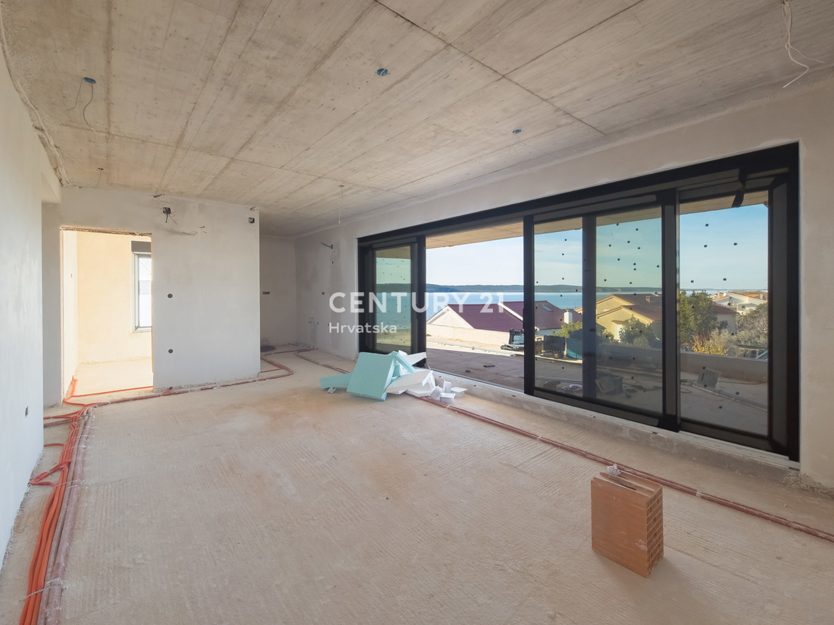 ZADAR, LJUBAČ, LUKSUZNO NOVOGRADNJA. S5= 98,80 m2 + strešna terasa 120 m2, 2. nadstropje, 50 m DO MORJA IN PLAŽE, POGLED NA MORJE