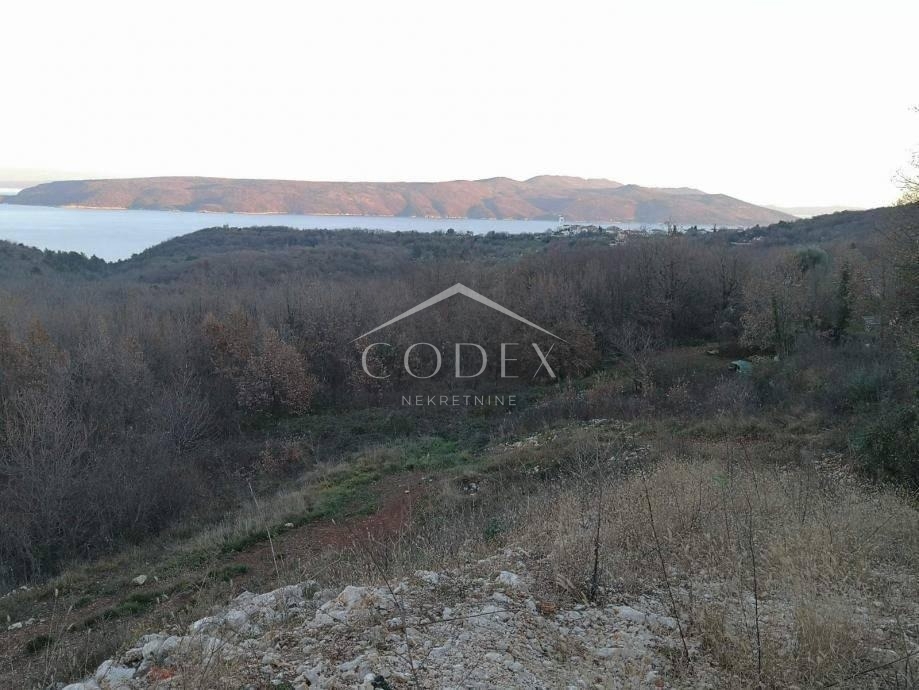 Brseč – Gradbena parcela z razgledom na morje