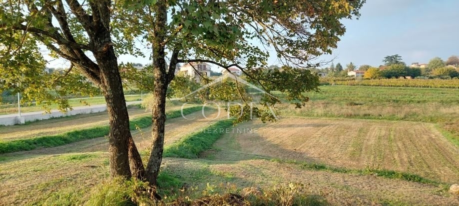 Lindar - prodaja gradbenega zemljišča za gradnjo hiše