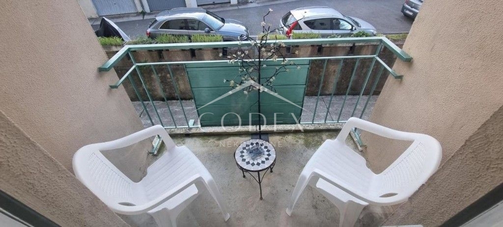 Opatija - trisobno stanovanje z 2 balkonoma