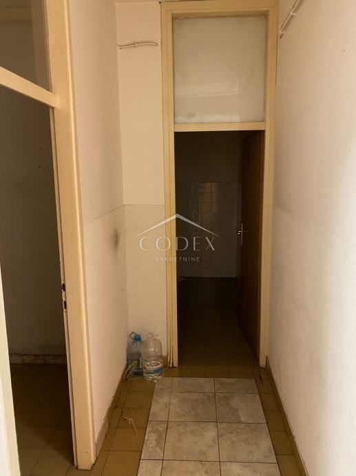 Belveder/Brajda - prodaja poslovnih prostorov s parkiriščem in garažo