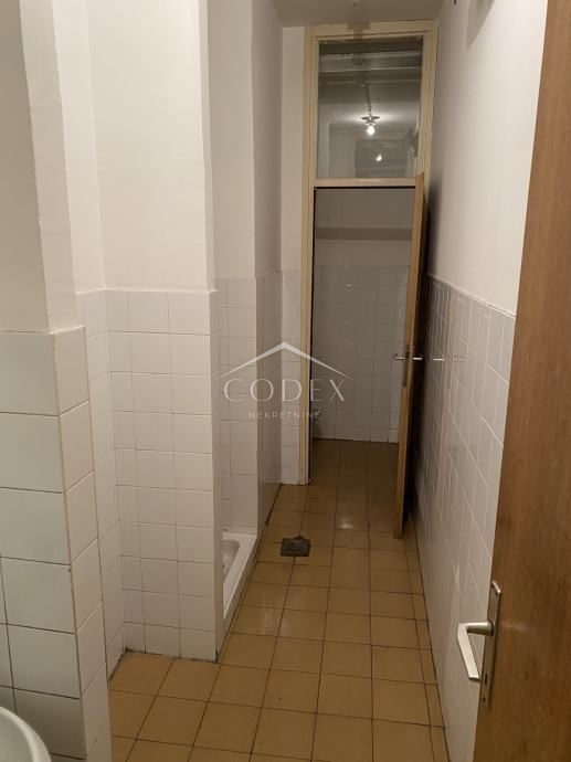 Belveder/Brajda - prodaja poslovnih prostorov s parkiriščem in garažo