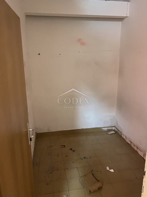 Belveder/Brajda - prodaja poslovnih prostorov s parkiriščem in garažo