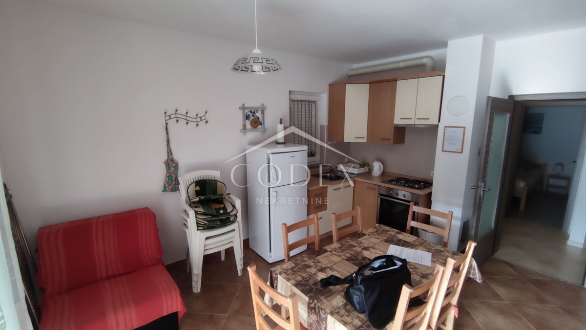Baška - hiša z 2 apartmajema v mirnem okolju