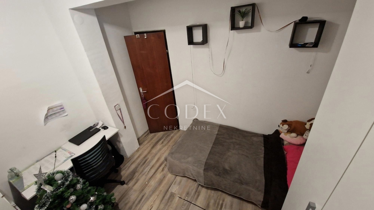 Kastav - družinska hiša z 2 apartmajema in pogledom na morje