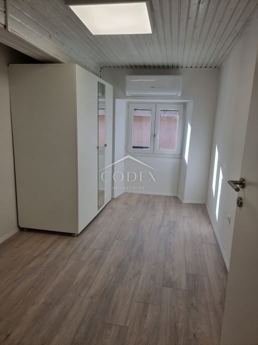 Buje - prodaja prostornega, prenovljenega stanovanja v centru