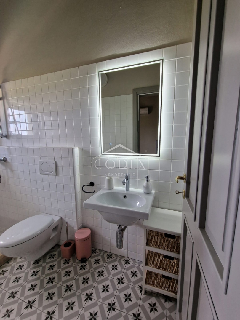 Poreč, okolica - kamnita vila z bazenom