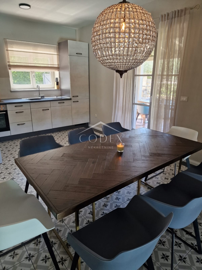 Poreč, okolica - kamnita vila z bazenom