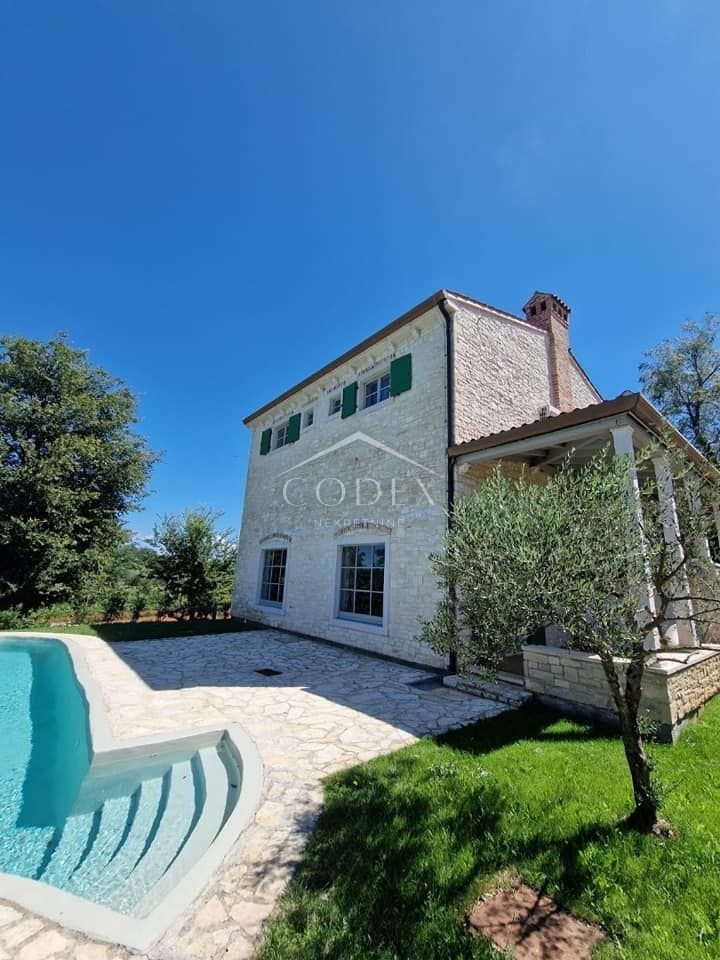 Poreč, okolica - kamnita vila z bazenom