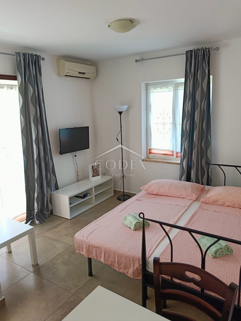 Poreč - hiša s 5 apartmaji za turistični najem