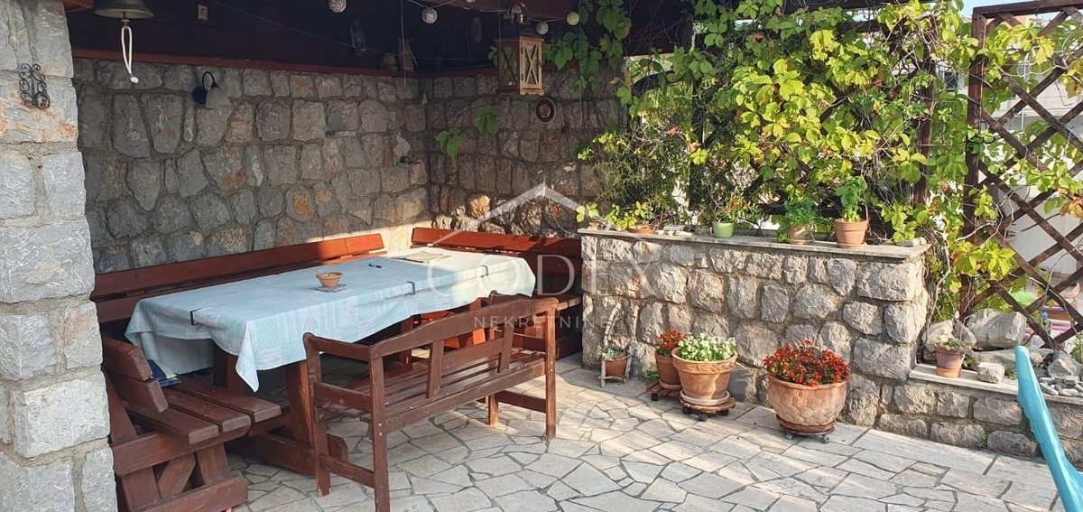 Klenovica - prodaja stanovanja s pogledom na morje