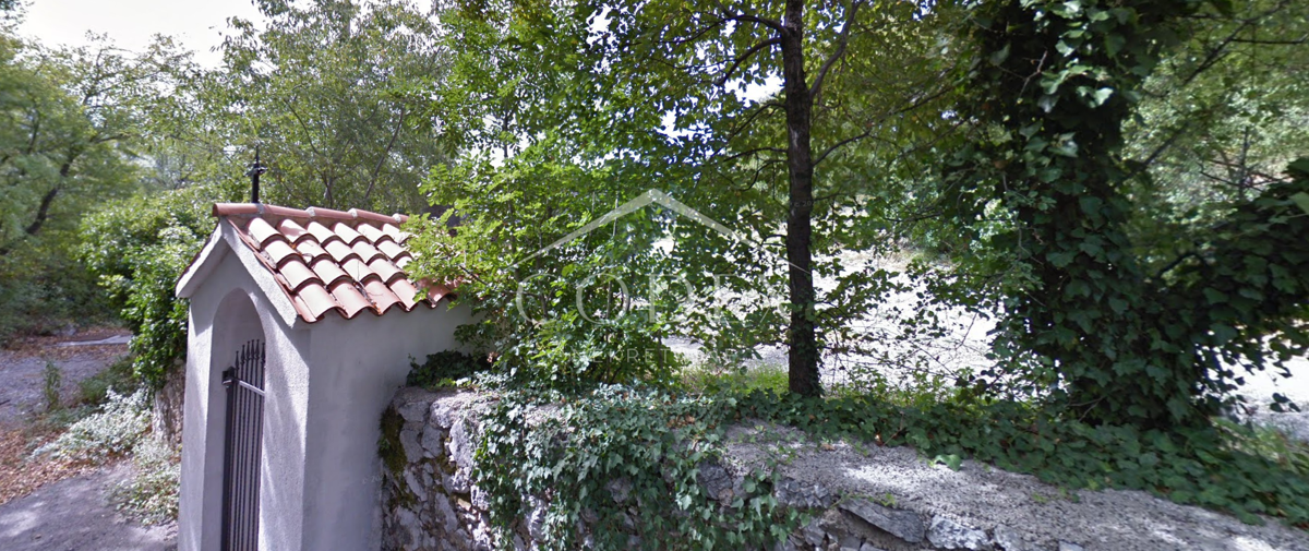  Kostrena - prodaja gradbenega zemljišča, obdanega z zelenjem