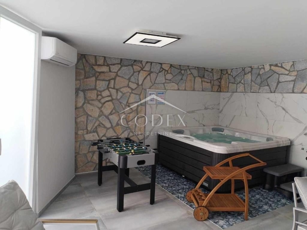Kučeli - prodaja stanovanja s bazenom in spa območjem