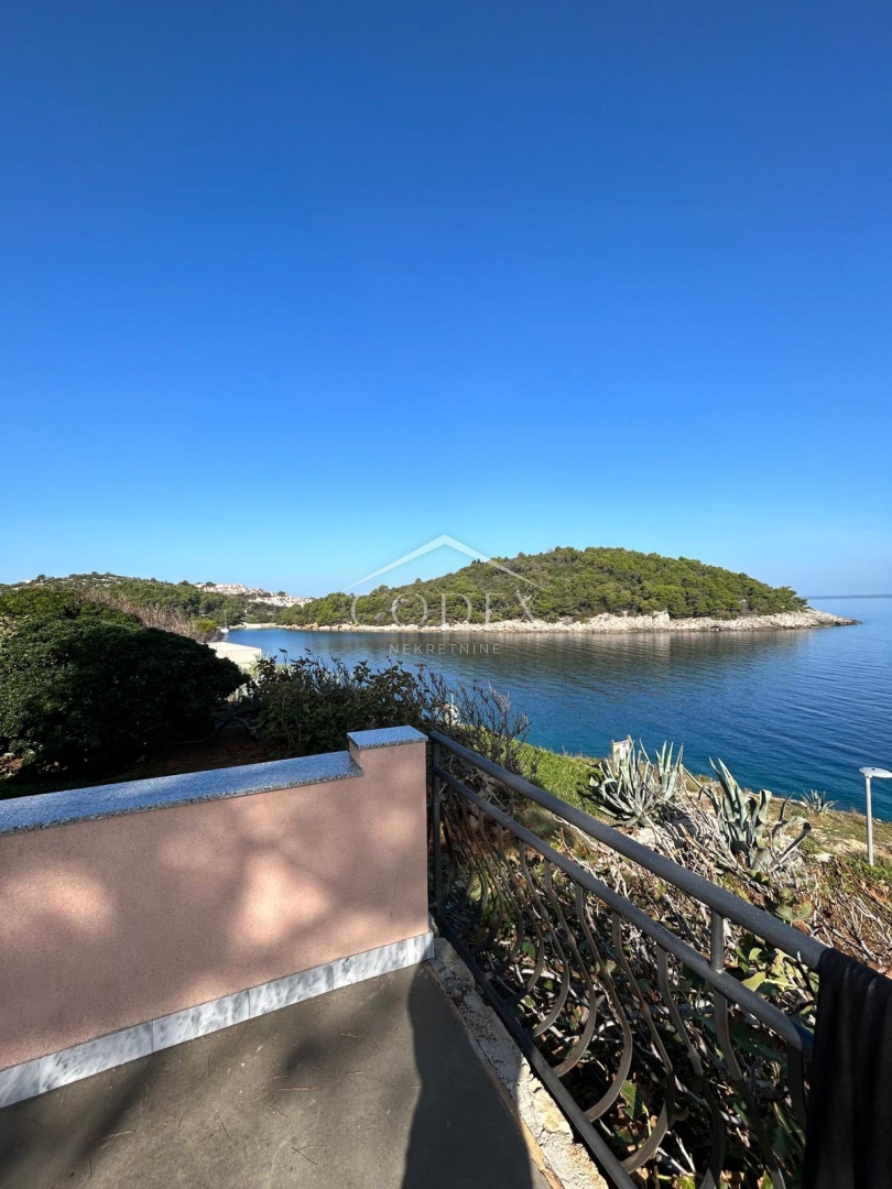 Mali Lošinj - Hiša ob morju v čudovitem zalivu