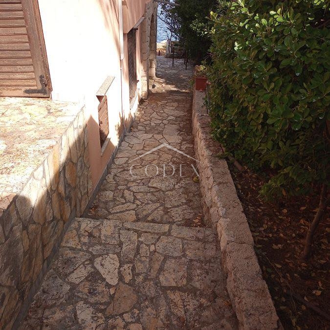 Mali Lošinj - Hiša ob morju v čudovitem zalivu