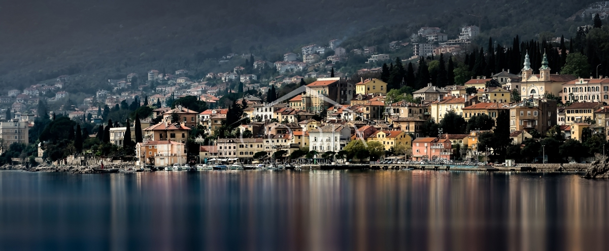 Volosko - mansardno stanovanje s pogledom na morje