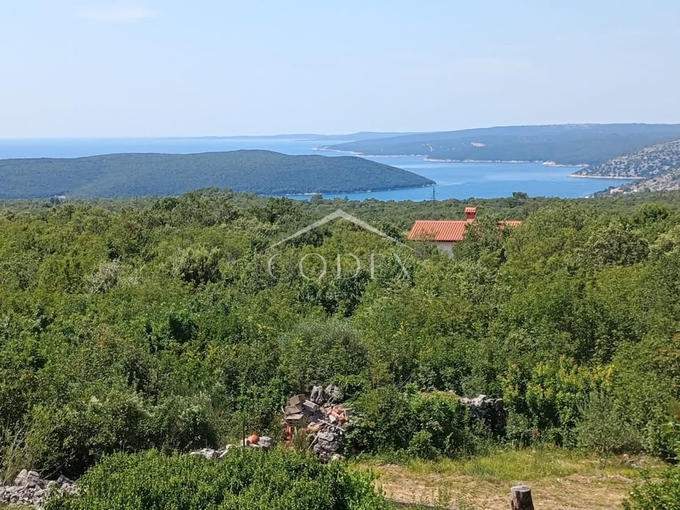 Labin – prodaja gradbenega zemljišča z razgledom na morje