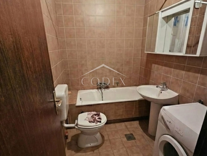 Pag - 500 let staro stanovanje naprodaj - REDKO!