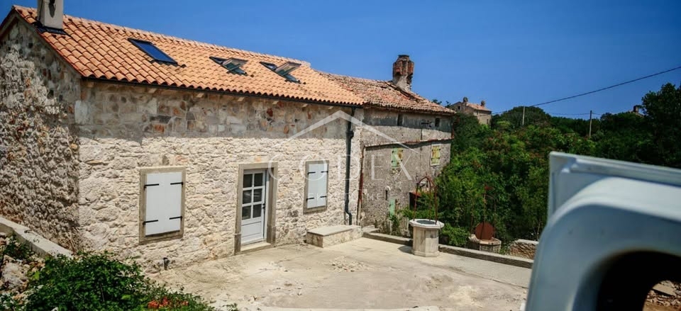 Labin - Obnovljena kamnita hiša
