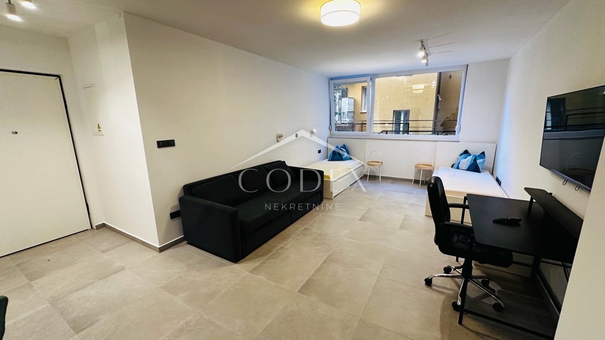 Rijeka, center – prodaja prenovljenega stanovanja s parkirnim mestom in garažo