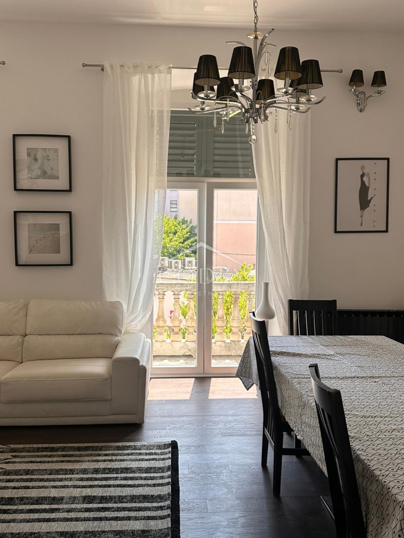 Pula – prodaja luksuznega stanovanja v samem centru