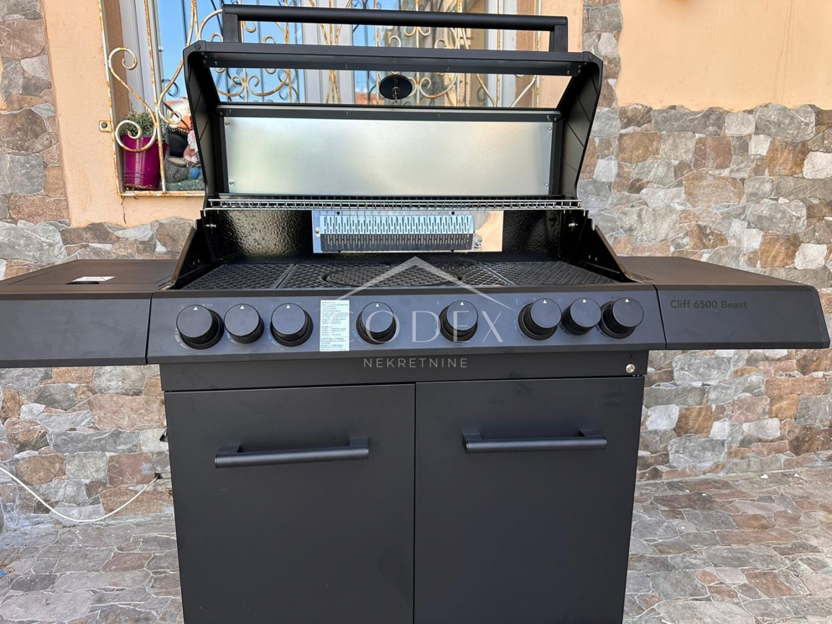 Pula – prodaja luksuznega stanovanja v samem centru