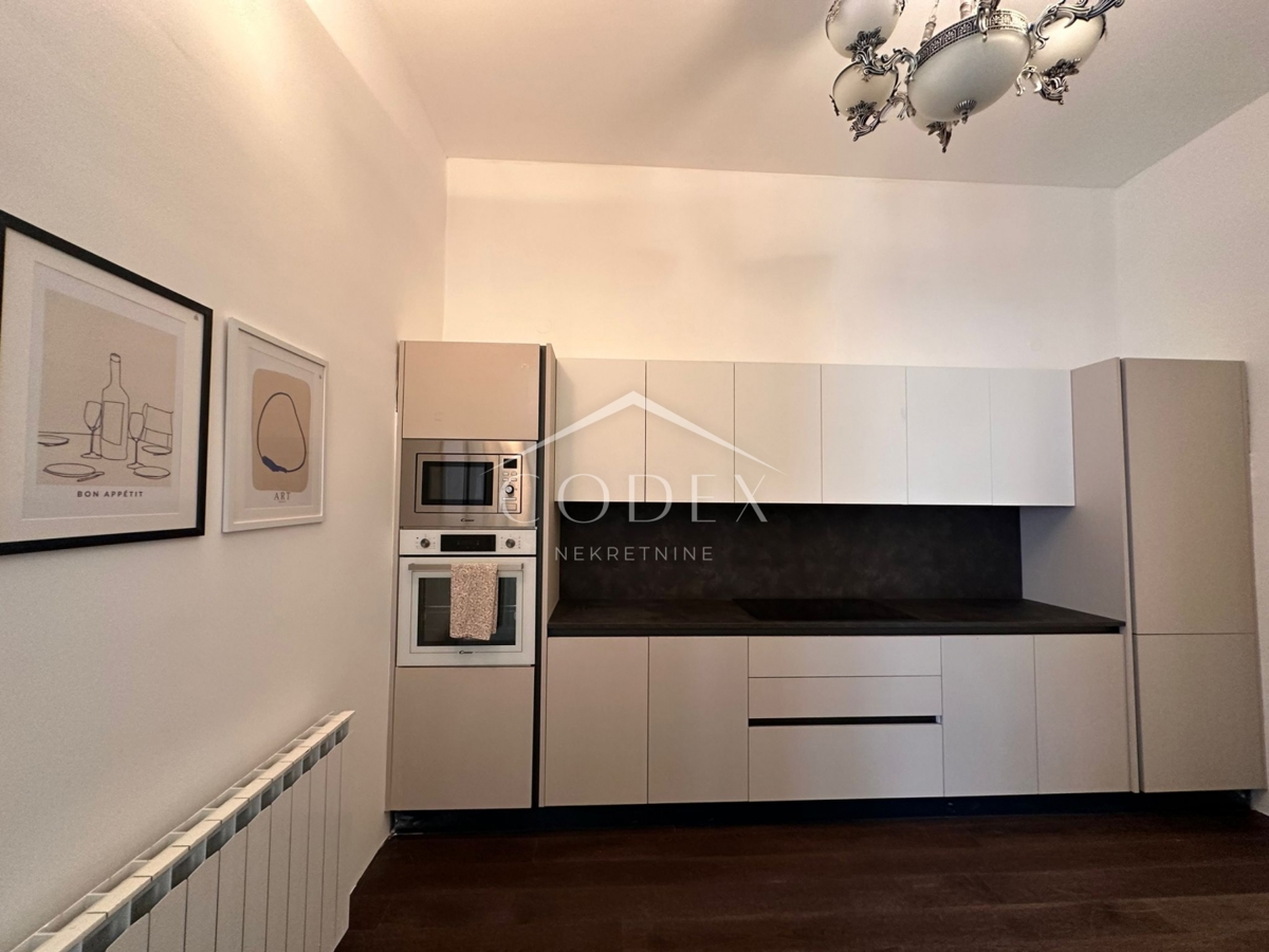 Pula – prodaja luksuznega stanovanja v samem centru