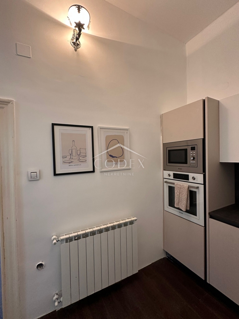 Pula – prodaja luksuznega stanovanja v samem centru