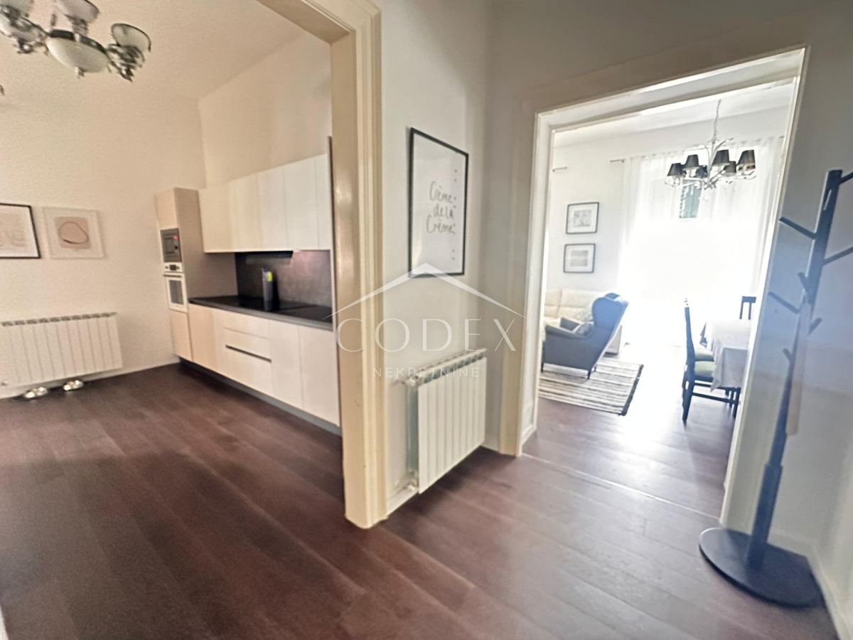 Pula – prodaja luksuznega stanovanja v samem centru