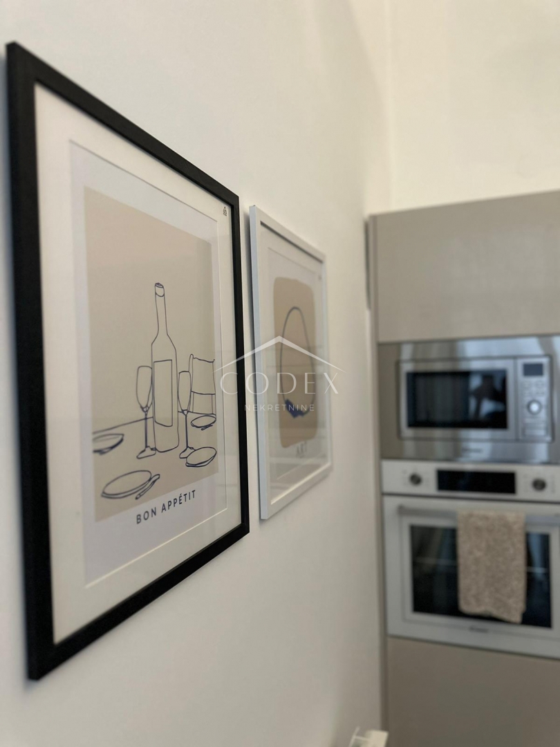 Pula – prodaja luksuznega stanovanja v samem centru